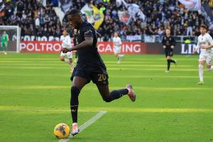 记者：尤文计划赛季结束后与巴黎商谈续租穆阿尼，或加入买断条款