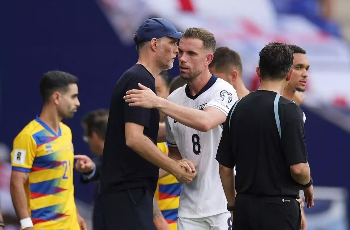 KOK体育-镜报：曼联不会考虑签下亨德森，但他是阿莫林迫切需要的人