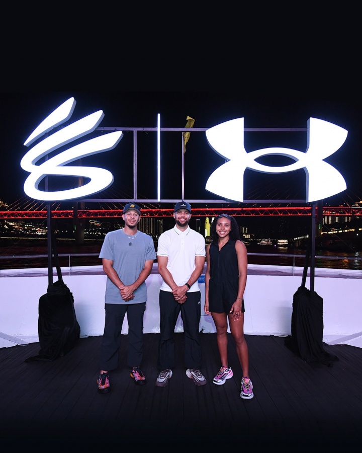 KOK体育平台-库里更新社媒赞叹中国之旅：此行体验令人动容不已