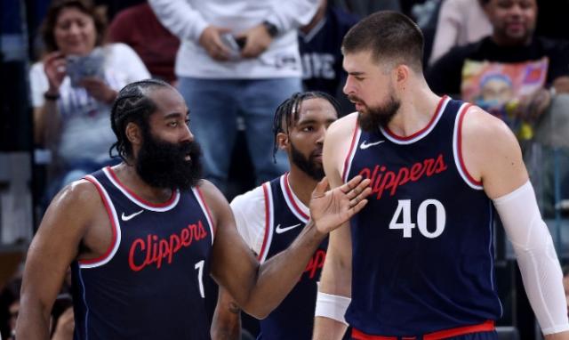 KOK体育官网-哈登赛季双杀库里 快艇为何总能成为勇士杀手？